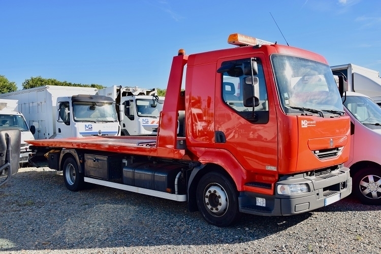 Location d'un camion porte voiture poids lourds autour de Lyon - MG LOCATION SERVICES VI